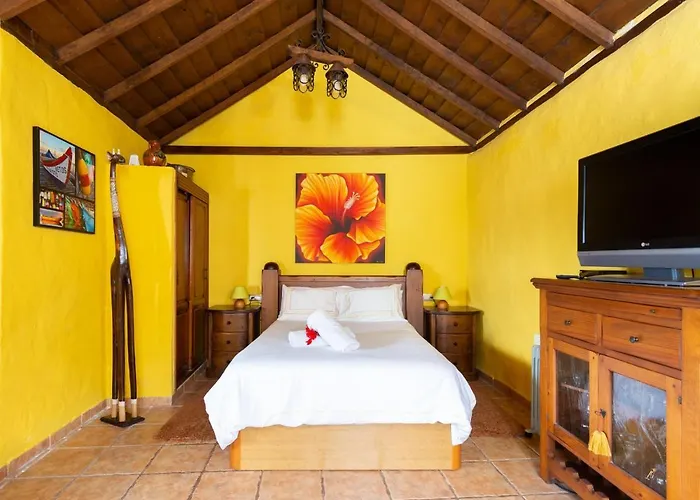 Casa El Mirlo: Paraiso Rural Con Piscina Y Hermosos Jardines En Icod De Vinos, Tenerife - Es-279-20 *
