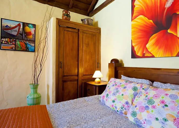 Casa El Mirlo: Paraiso Rural Con Piscina Y Hermosos Jardines En Icod De Vinos, Tenerife - Es-279-20 Villa